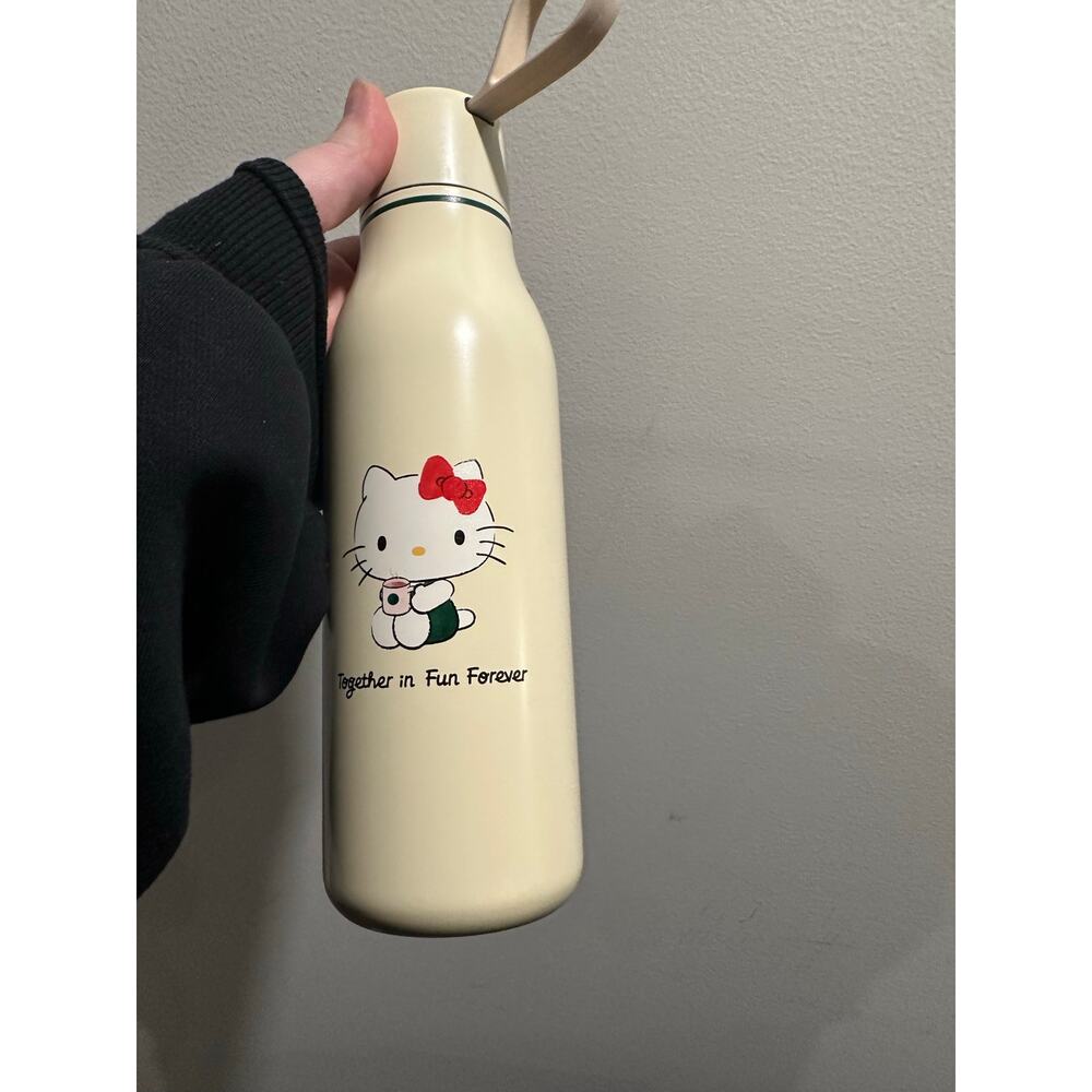Hello‎ Kitty x Starbucks Water Bottle - Limited Edition Sanrio Collaboration